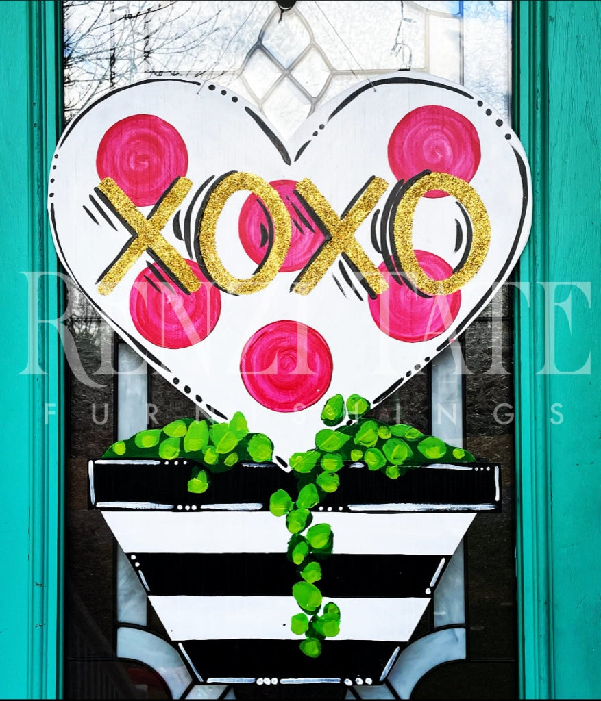 Xoxo Topiary Door Hanger